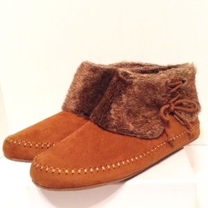 airwalk moccasin booties